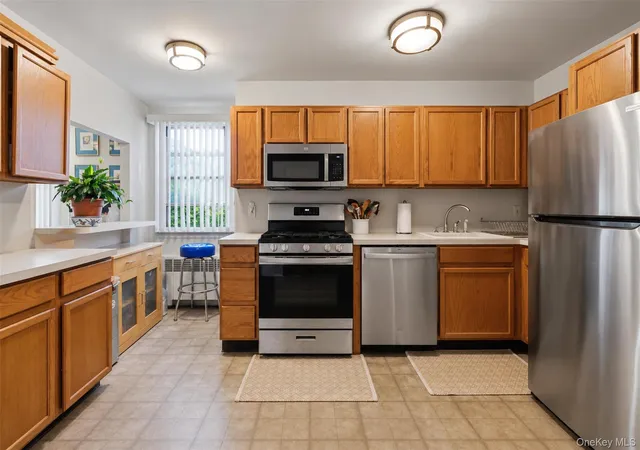 Photo 4 of House for sale at 9 Bryant Crescent #2N, White Plains, NY 10605 | MLS# 1064266 | Listing updated on 2026-10-20