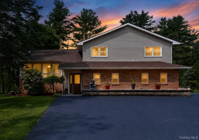 Photo 1 of Single family home for sale at 825 County Route 26, Coxsackie, NY 12042 | MLS# 1064269 | Listing updated on 2026-10-20