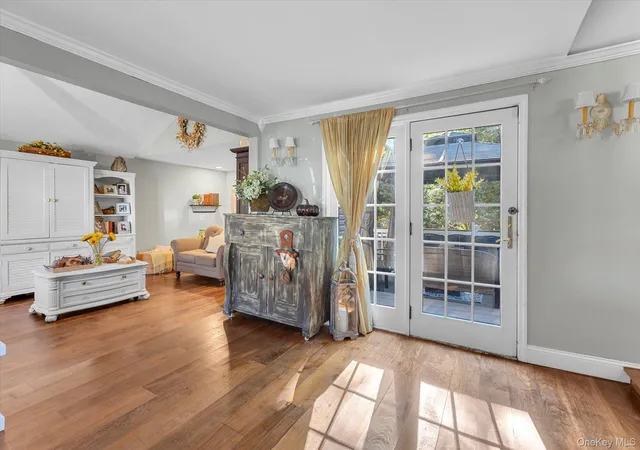 Photo 4 of Single family home for sale at 22 Alice Ln, Smithtown, NY 11787 | MLS# 1064277 | Listing updated on 2026-10-25