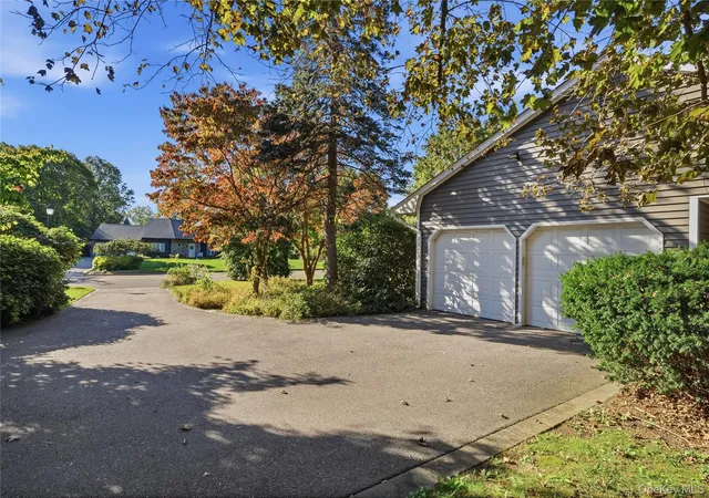 Photo 3 of Single family home for sale at 30 Manor Rd N, Huntington, NY 11740 | MLS# 1064279 | Listing updated on 2026-10-25