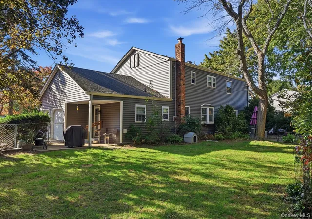 Photo 4 of Single family home for sale at 30 Manor Rd N, Huntington, NY 11740 | MLS# 1064279 | Listing updated on 2026-10-25