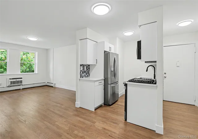 Photo 3 of Condo for sale at 191 Kearsing Pkwy #E, Ramapo, NY 10952 | MLS# 1064282 | Listing updated on 2026-10-21
