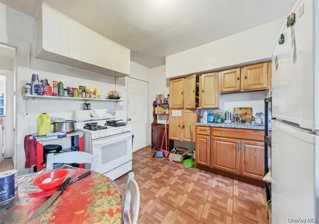 Photo 4 of House for sale at 100 Carson Ave, Newburgh (city), NY 12550 | MLS# 1064287 | Listing updated on 2026-10-21