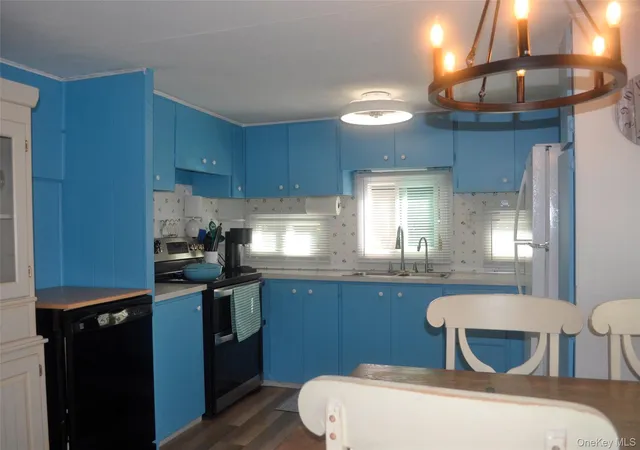 Photo 4 of Manufactured home for sale at 658 Sound Ave #E-6, Riverhead, NY 11933 | MLS# 1064305 | Listing updated on 2026-10-29