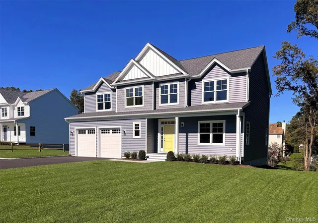 Photo 2 of Single family home for sale at 471 Clay Pitts Rd, Huntington, NY 11731 | MLS# 1064330 | Listing updated on 2026-10-29