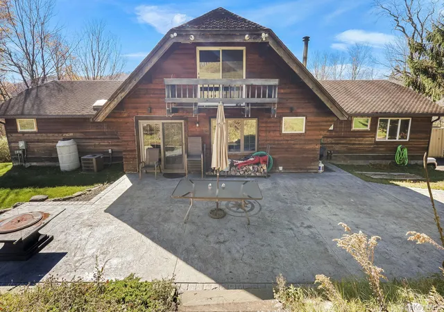Photo 3 of Manufactured home for sale at 1494 Old Route 17, Rockland, NY 12776 | MLS# 1064367 | Listing updated on 2026-10-22