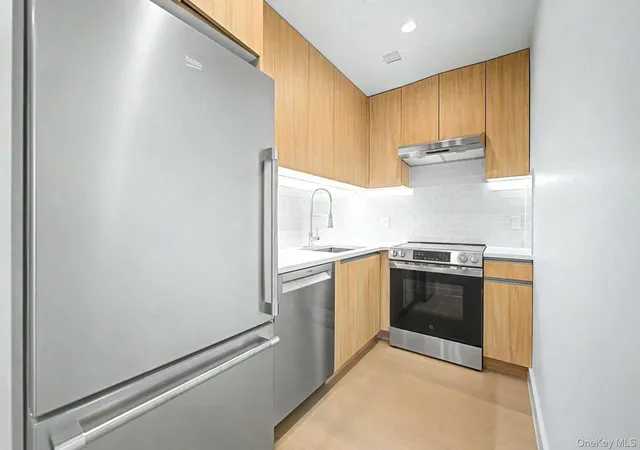 Photo 3 of Condo for sale at 150-02 Northern Blvd #6B, New York, NY 11354 | MLS# 1064376 | Listing updated on 2026-10-20