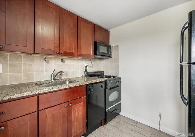 Photo 3 of Multi family home for sale at 517 E Broadway, Long Beach, NY 11561 | MLS# 1064385 | Listing updated on 2026-10-21