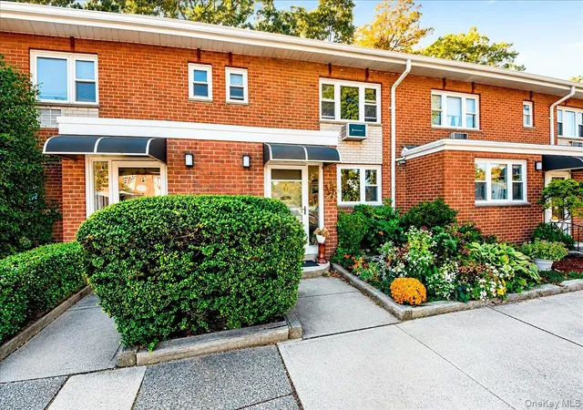 Condo for sale at 673 Pelham Rd #E2, New Rochelle, NY 10805 | MLS# 1064398