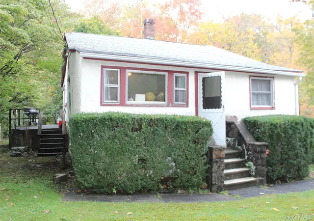Single family home for sale at 2 Carpenter Pl, Somers, NY 10598 | MLS# 1064432