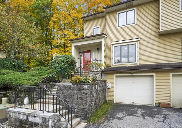 Photo 1 of Single family home for sale at 7 Krystal Dr, Somers, NY 10589 | MLS# 1064497 | Listing updated on 2026-10-25