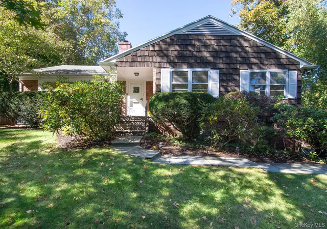 Photo 2 of Single family home for sale at 2 Longview Dr, Scarsdale, NY 10583 | MLS# 1064518 | Listing updated on 2026-10-26