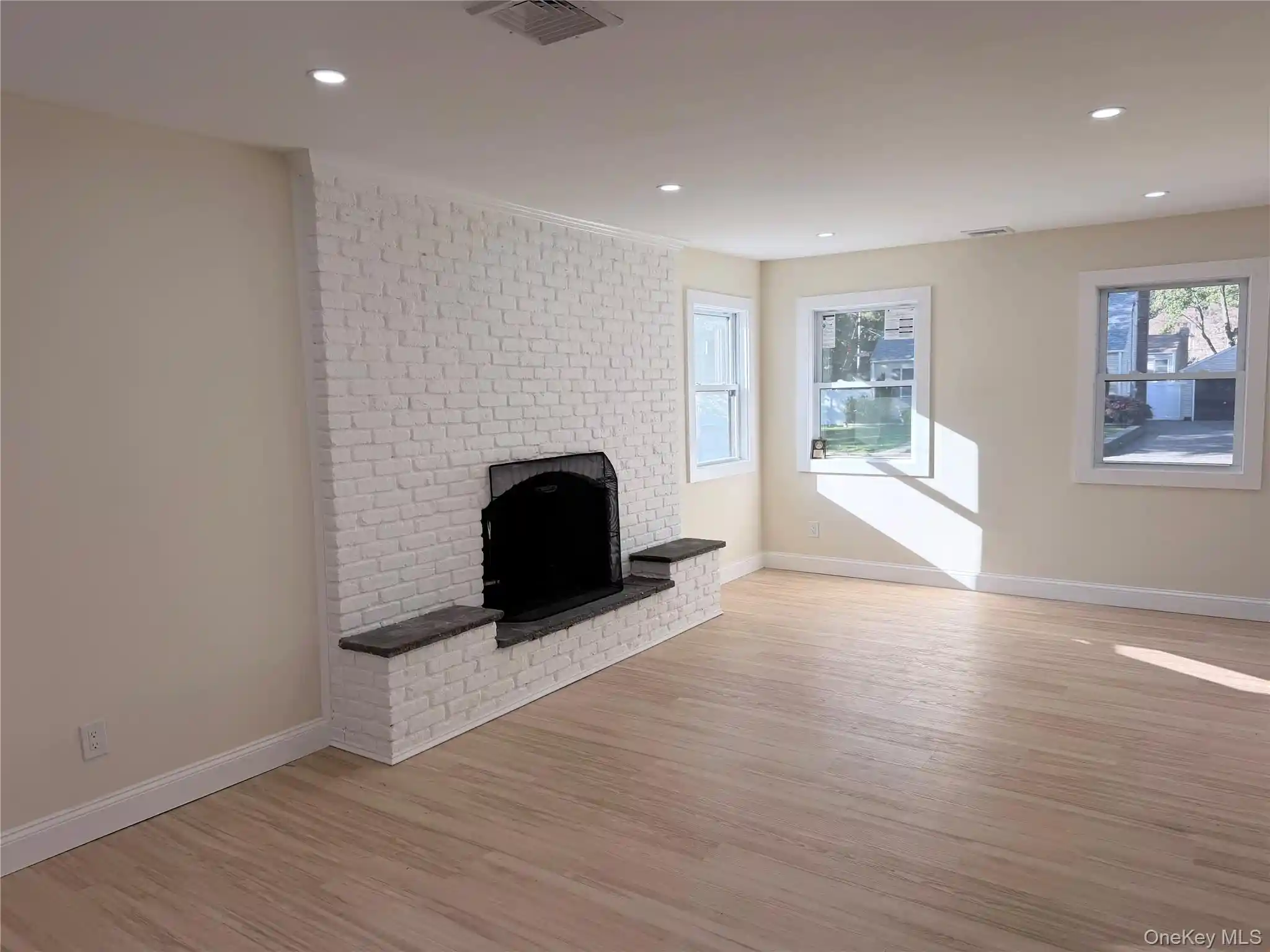 Photo 4 of Single family home for sale at 14 Nimitz Rd, Smithtown, NY 11780 | MLS# 1064519 | Listing updated on 2026-10-26