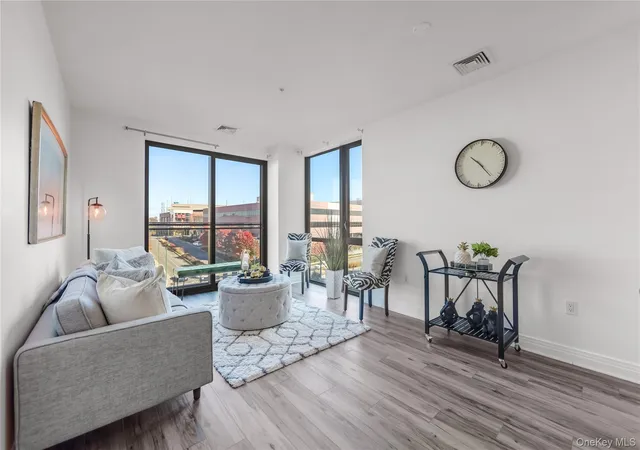 Photo 1 of Condo for sale at 701 Ridge Hl Blvd #8M, Yonkers, NY 10710 | MLS# 1064574 | Listing updated on 2026-10-22