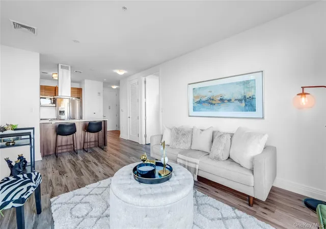 Photo 2 of Condo for sale at 701 Ridge Hl Blvd #8M, Yonkers, NY 10710 | MLS# 1064574 | Listing updated on 2026-10-22