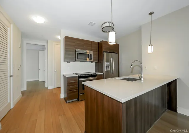 Photo 2 of Condo for sale at 701 Ridge Hl Blvd #9A, Yonkers, NY 10710 | MLS# 1064578 | Listing updated on 2026-10-22