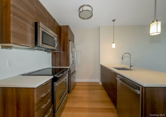 Photo 4 of Condo for sale at 701 Ridge Hl Blvd #9A, Yonkers, NY 10710 | MLS# 1064578 | Listing updated on 2026-10-22