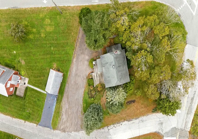 Photo 2 of Single family home for sale at 645 Hamilton Ave, Southold, NY 11952 | MLS# 1064589 | Listing updated on 2026-10-21