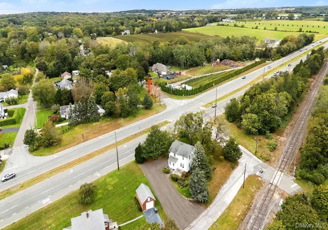 Photo 3 of Single family home for sale at 645 Hamilton Ave, Southold, NY 11952 | MLS# 1064589 | Listing updated on 2026-10-21