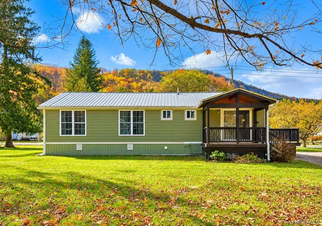 Photo 3 of Manufactured home for sale at 326 Old Route 17, Rockland, NY 12758 | MLS# 1064607 | Listing updated on 2026-10-21
