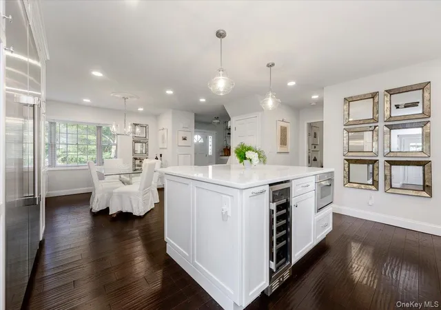 Photo 4 of Single family home for sale at 7 Polly Dr, Huntington, NY 11743 | MLS# 1064724 | Listing updated on 2026-10-27