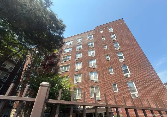 Photo 2 of Condo for sale at 101 Highland Ave #5L, Yonkers, NY 10705 | MLS# 1064736 | Listing updated on 2026-10-21