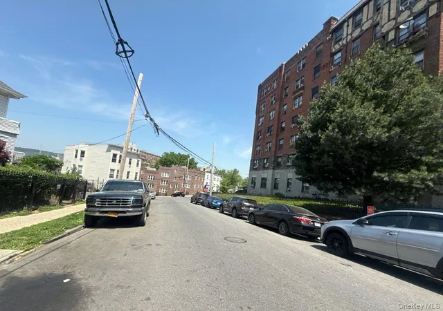 Photo 4 of House for sale at 101 Highland Ave #5L, Yonkers, NY 10705 | MLS# 1064736 | Listing updated on 2026-10-21