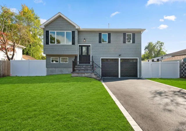 Single family home for sale at 124 Ithaca St, Islip, NY 11706 | MLS# 1064788