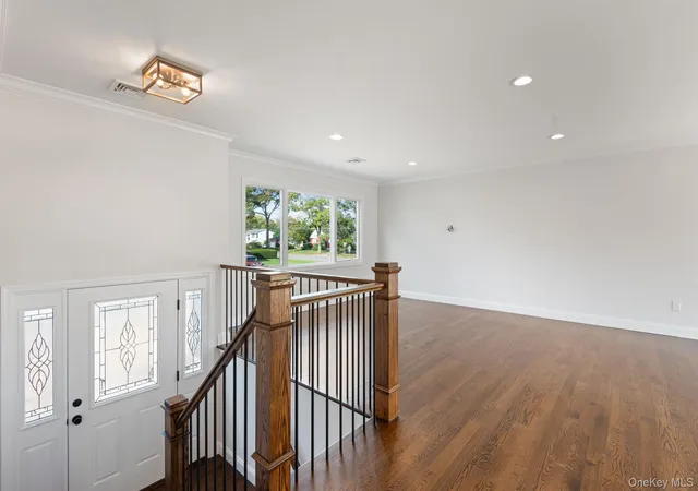 Photo 4 of Single family home for sale at 124 Ithaca St, Islip, NY 11706 | MLS# 1064788 | Listing updated on 2026-10-26