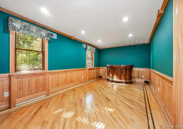 Photo 2 of Single family home for sale at 280 Sprain Rd, Greenburgh, NY 10583 | MLS# 1064799 | Listing updated on 2026-10-29