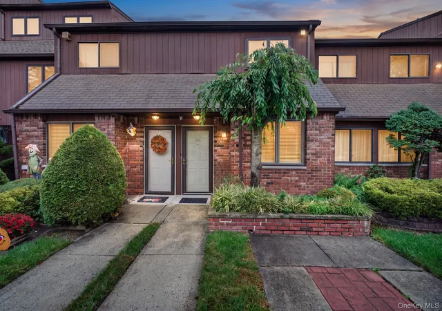 Photo 1 of Condo for sale at 59 Stonegate Dr, New York, NY 10304 | MLS# 1064811 | Listing updated on 2026-10-21