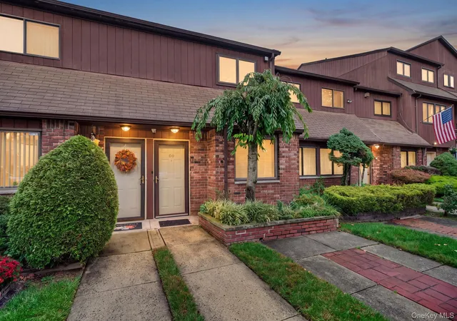 Photo 2 of Condo for sale at 59 Stonegate Dr, New York, NY 10304 | MLS# 1064811 | Listing updated on 2026-10-21