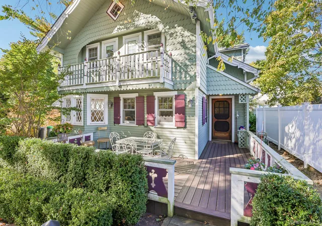 Photo 2 of Single family home for sale at 976 Singleton Ave, Hempstead, NY 11598 | MLS# 1064814 | Listing updated on 2026-10-25