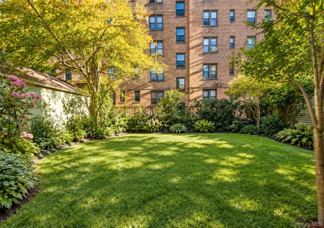 Photo 3 of Single family home for sale at 29 Overhill Pl, Yonkers, NY 10704 | MLS# 1064815 | Listing updated on 2026-10-27