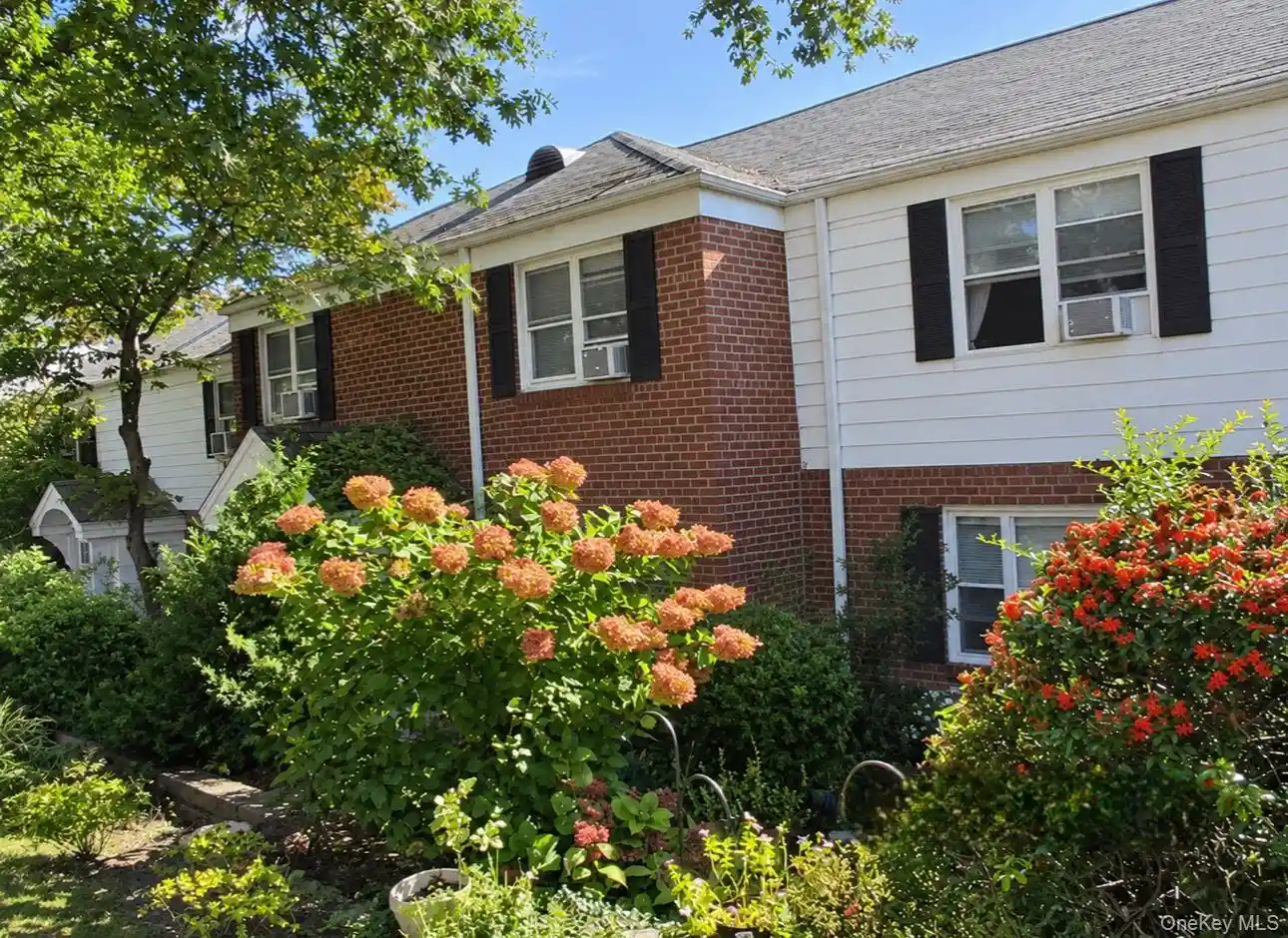 Listing Photo 2 - Condo for sale in 16 Peck Ave located at 16 Peck Ave, Rye City, NY 10580 - Unit #16-B