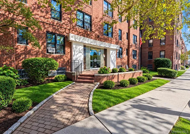 Condo for sale at 84-31 Van Wyck Expy #2B, New York, NY 11435 | MLS# 1064847