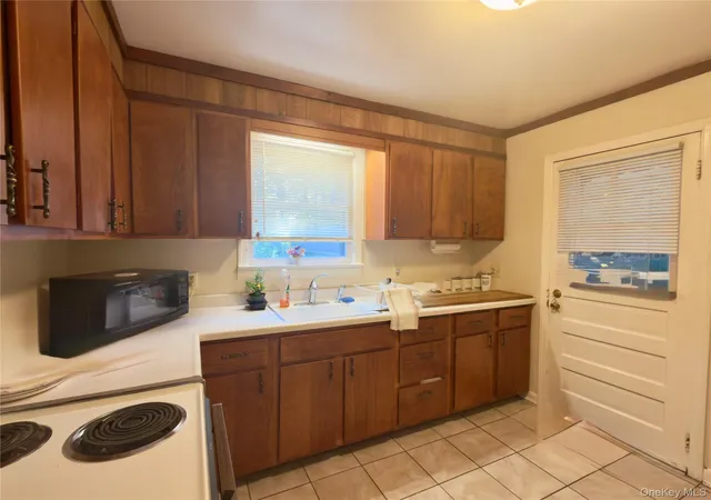 Photo 2 of Single family home for sale at 10 Siebrecht Rd, Pleasant Valley, NY 12569 | MLS# 1064857 | Listing updated on 2026-10-27