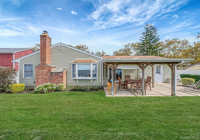 Photo 4 of Single family home for sale at 12 Twisting Dr, Brookhaven, NY 11755 | MLS# 1064870 | Listing updated on 2026-10-25
