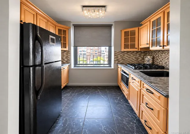 Listing Photo 3 - Condo for sale in building located at 414 Elmwood Ave, New York, NY 11230 - Unit #6C