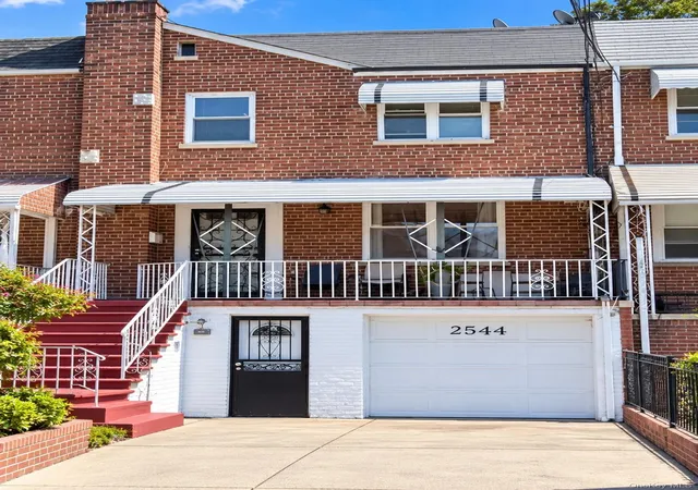 Photo 1 of Multi family home for sale at 2544 Bronxwood Ave, New York, NY 10469 | MLS# 1064908 | Listing updated on 2026-10-28