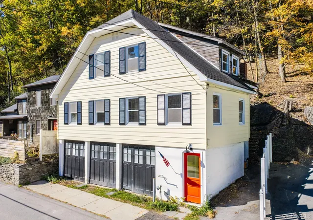 Photo 1 of Single family home for sale at 34 Hudson St, Port Jervis, NY 12771 | MLS# 1064911 | Listing updated on 2026-10-22