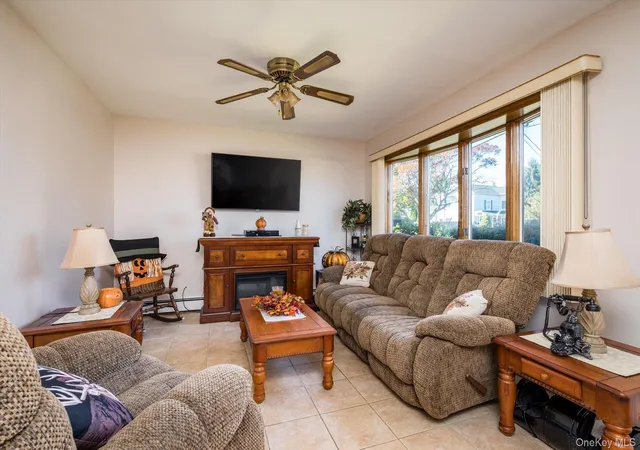 Photo 3 of Single family home for sale at 89 Birch Ave E, Babylon, NY 11735 | MLS# 1064913 | Listing updated on 2026-10-27