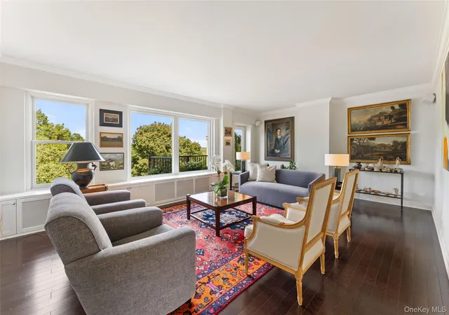 Photo 2 of House for sale at 2 Stoneleigh Plz #6I, Eastchester, NY 10708 | MLS# 1064951 | Listing updated on 2026-10-26