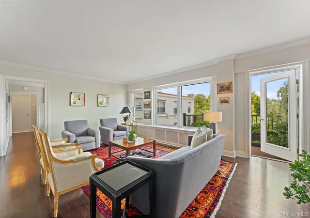 Photo 3 of House for sale at 2 Stoneleigh Plz #6I, Eastchester, NY 10708 | MLS# 1064951 | Listing updated on 2026-10-26