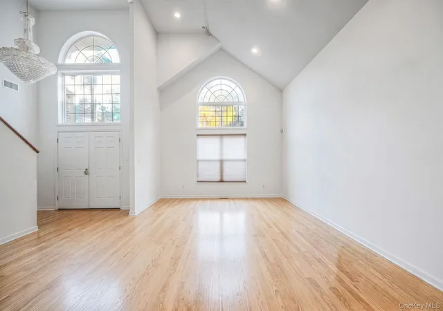 Photo 4 of Single family home for sale at 9 Cobbler Ln, Brookhaven, NY 11733 | MLS# 1065010 | Listing updated on 2026-10-25