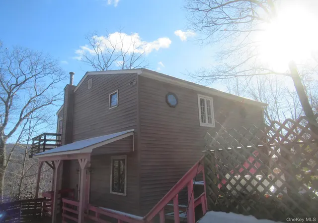 Photo 3 of Single family home for sale at 70 Deer Trl N, Warwick (town), NY 10925 | MLS# 1065019 | Listing updated on 2026-10-30