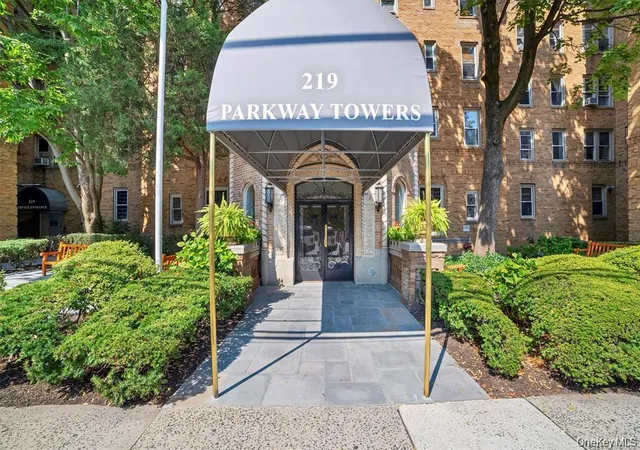 Condo for sale at 219 Bronx River Rd #5A, Yonkers, NY 10704 | MLS# 1065022