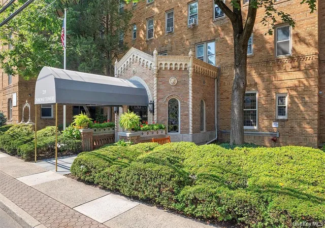 Photo 1 of House for sale at 219 Bronx River Rd #5A, Yonkers, NY 10704 | MLS# 1065022 | Listing updated on 2026-10-22