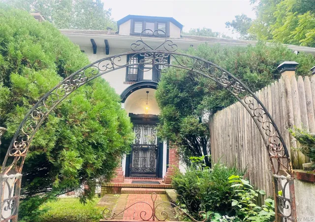 Photo 4 of Single family home for sale at 11536 Mayfair Rd, New York, NY 11418 | MLS# 1065027 | Listing updated on 2026-10-25