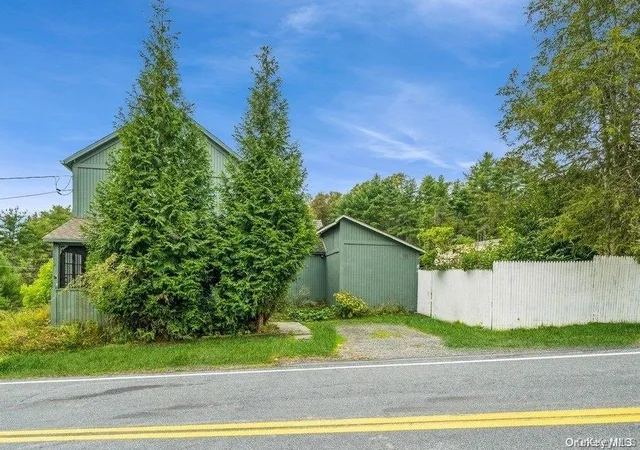 Photo 3 of Single family home for sale at 983 Plank Rd, Forestburgh, NY 12777 | MLS# 1065033 | Listing updated on 2026-10-21